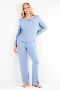 Conjunto de pijama monocromático