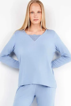 Conjunto de pijama monocromático