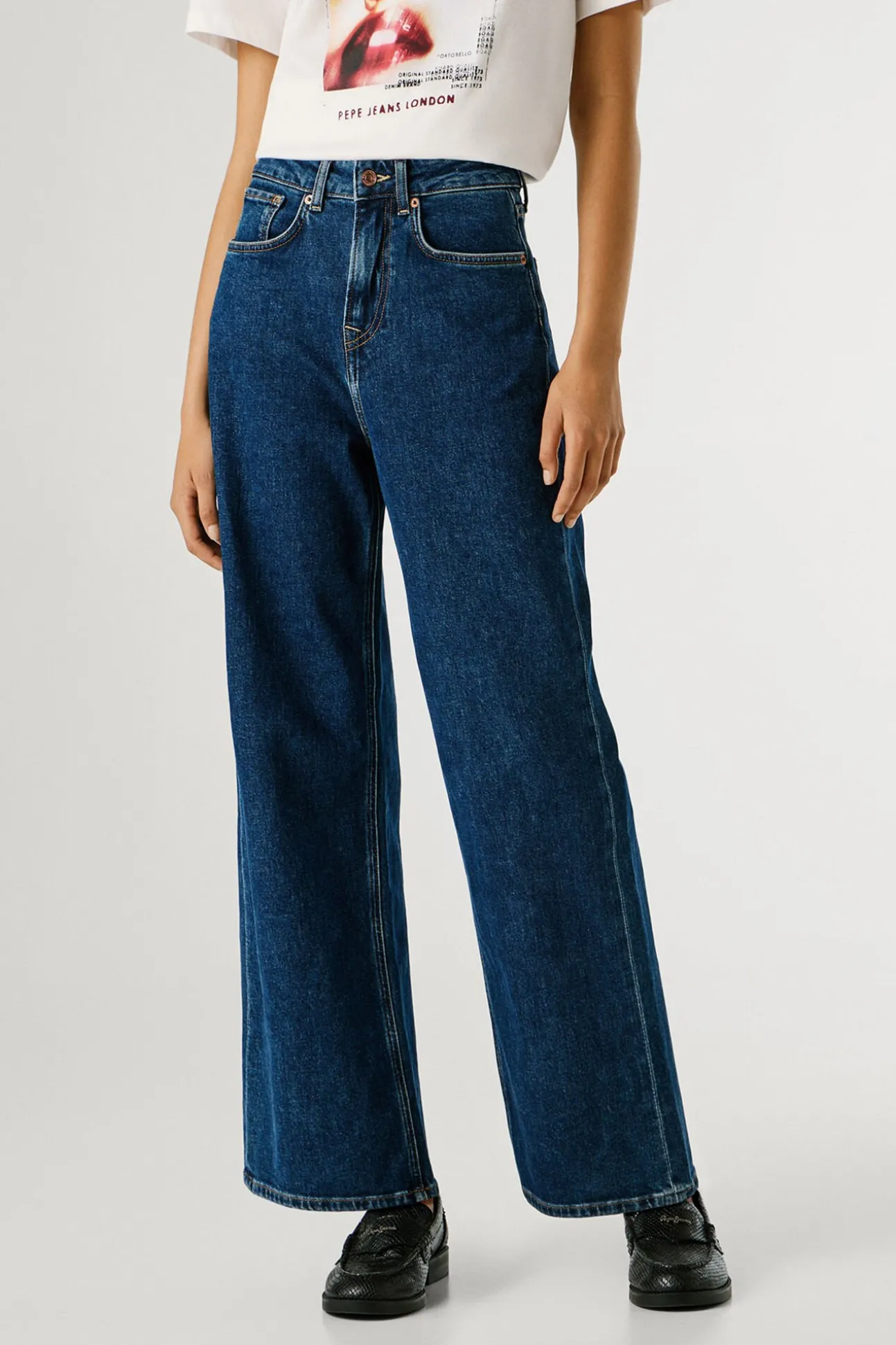 Corte jeans reta de cintura ultra alta