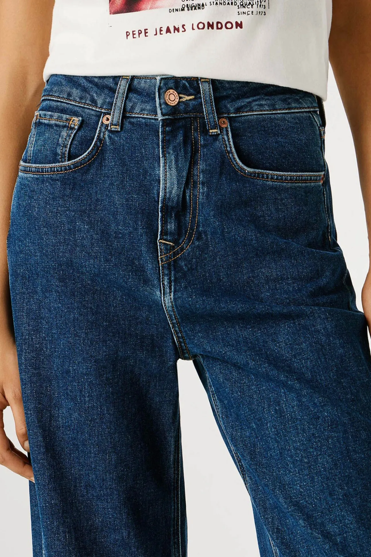 Corte jeans reta de cintura ultra alta