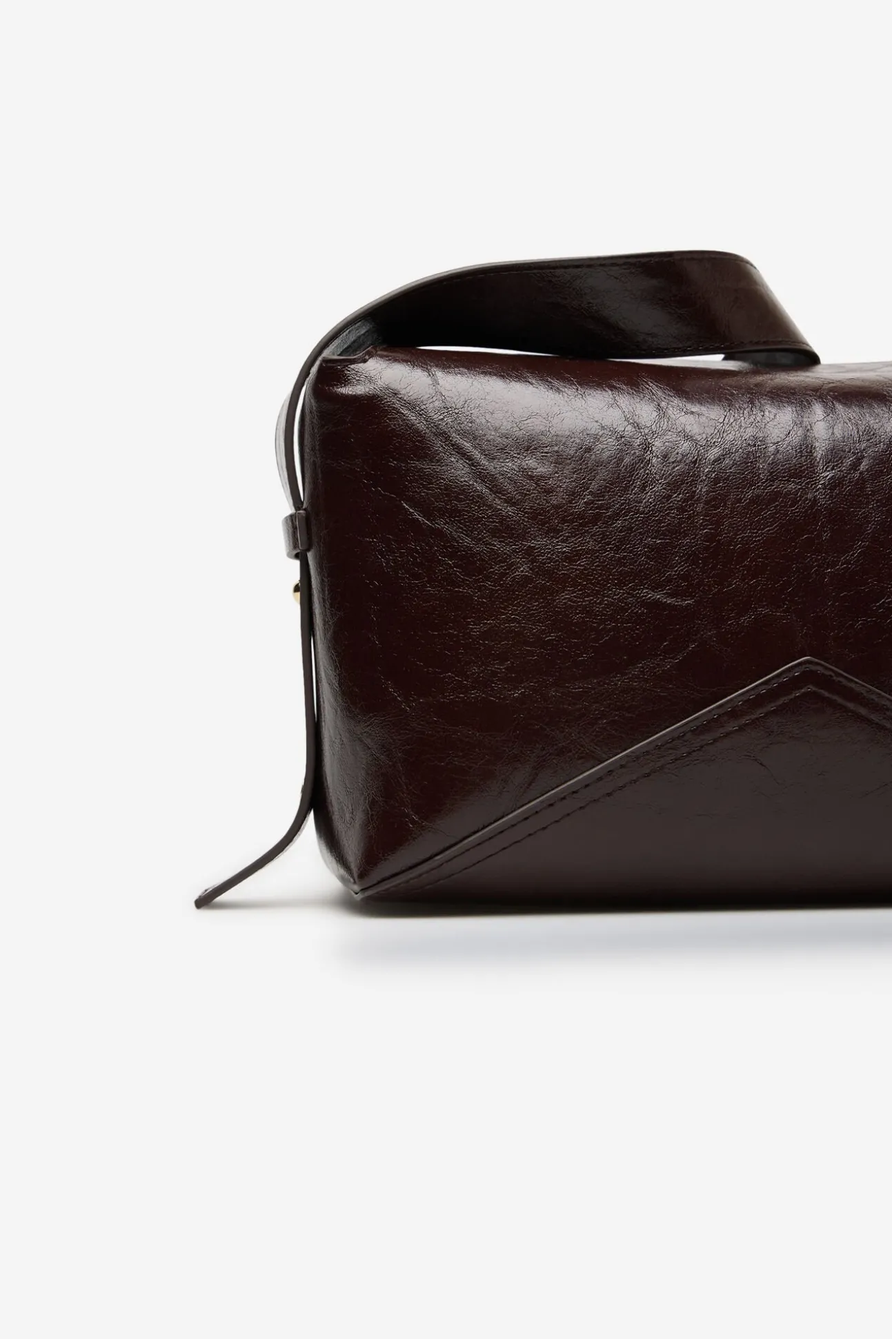 Cortes nos bolsos dos ombros