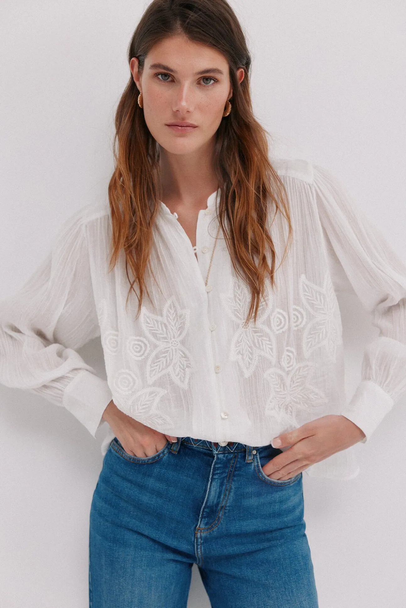 Cosima. Blusa bordada floral
