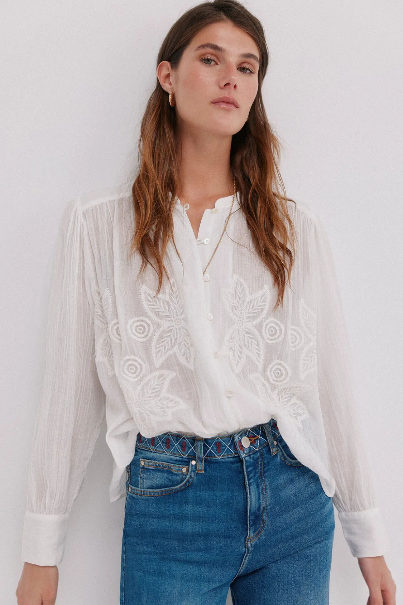 Cosima. Blusa bordada floral