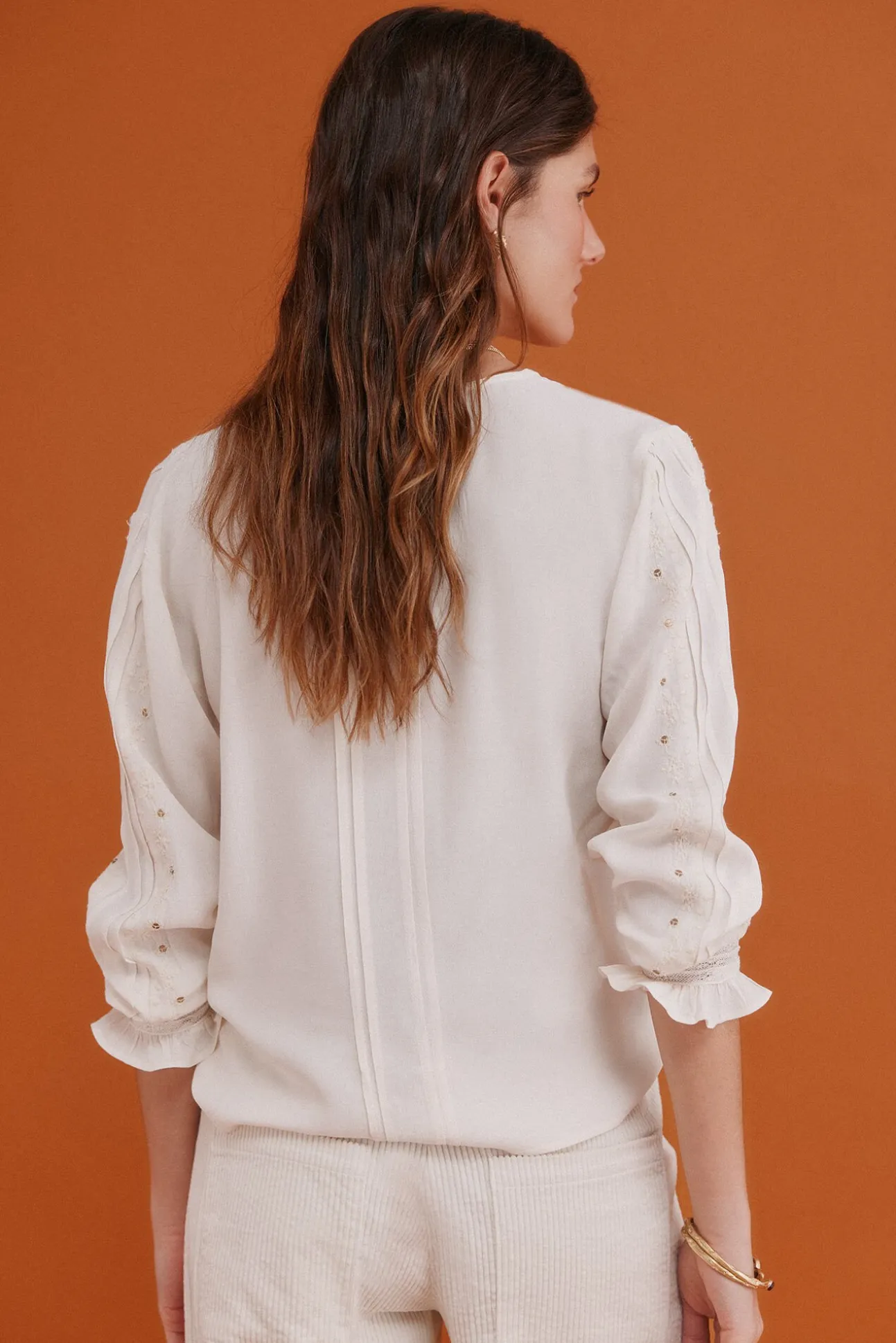 Covadonga. Blusa bordada