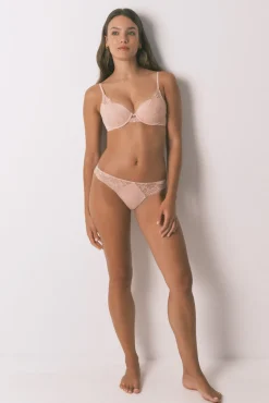 Cueca clássica de renda rosa