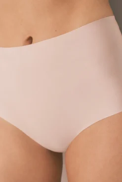 Cueca marrom de corte limpo e cintura alta