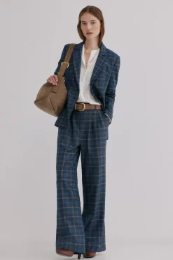 Elvira. Blazer xadrez
