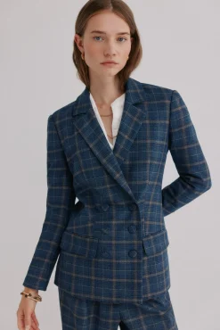Elvira. Blazer xadrez