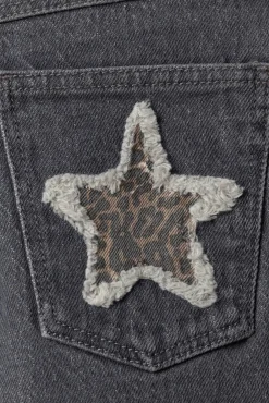 Garota Estrela do Jeans
