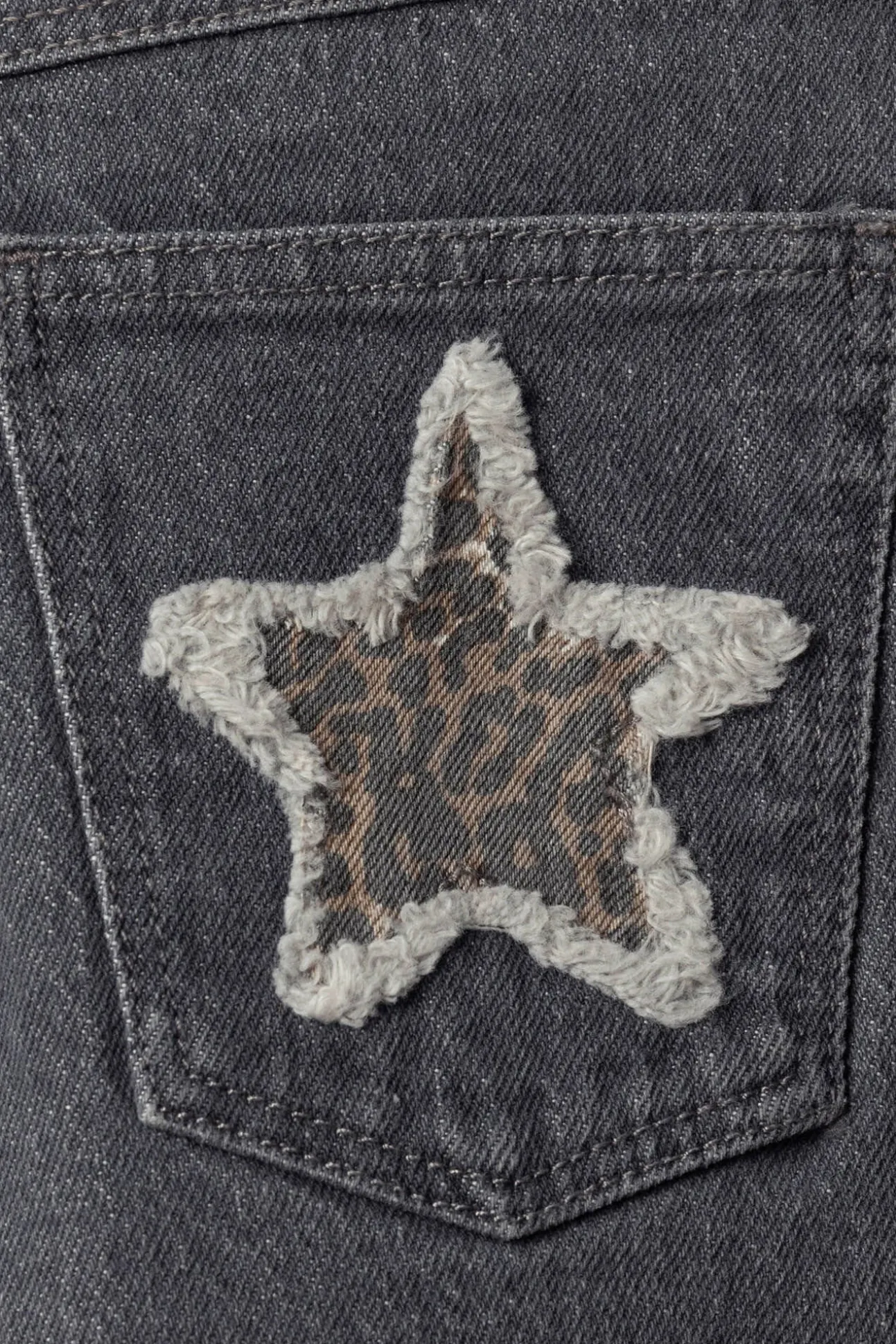 Garota Estrela do Jeans