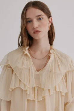 Giulia. Blusa romântica