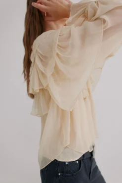 Giulia. Blusa romântica