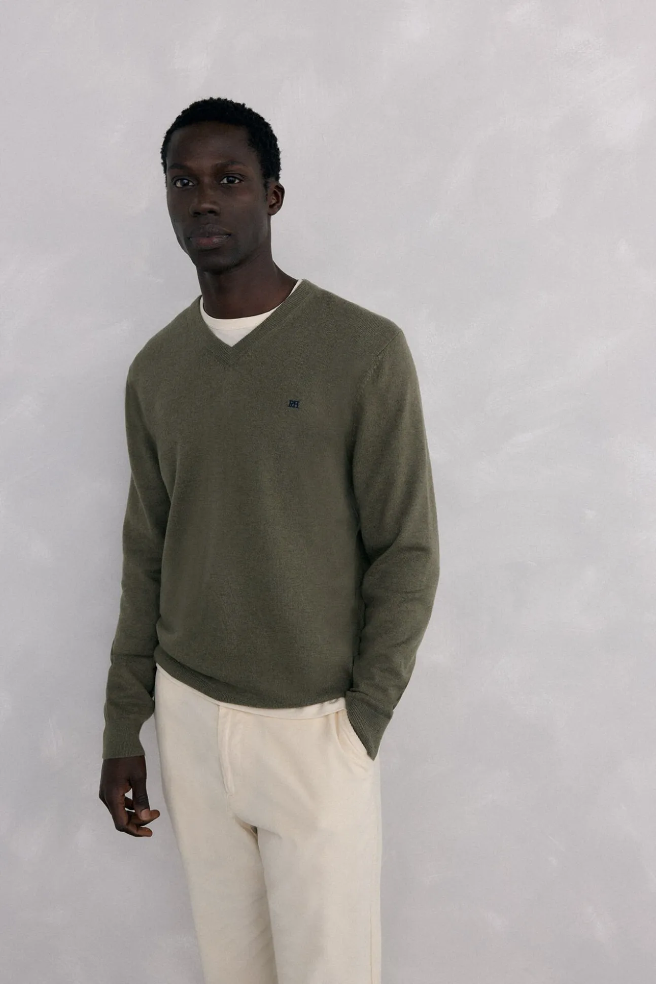 Gola de lã merino e cashmere com bico