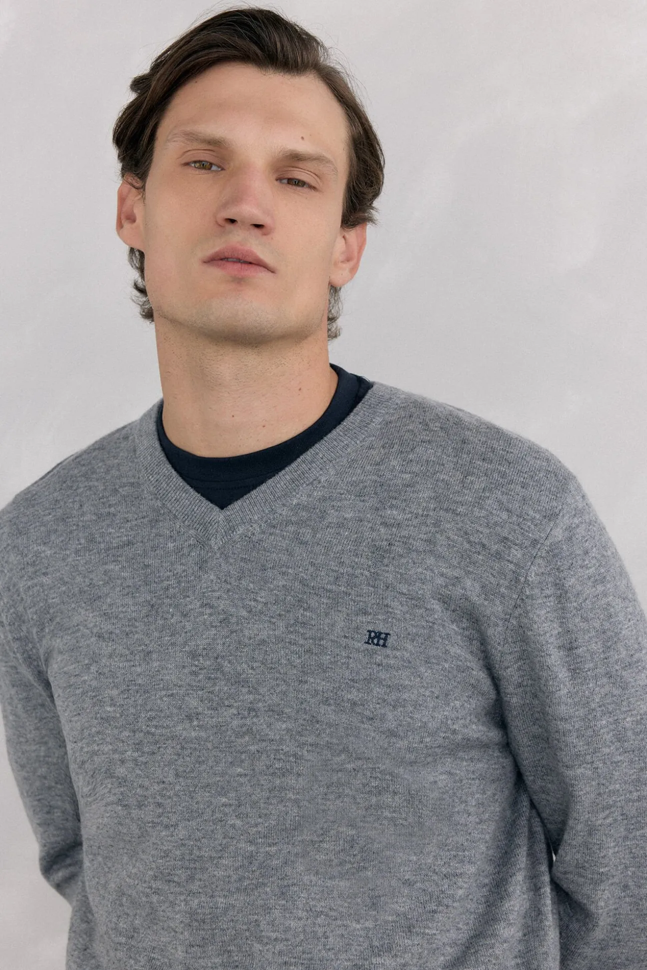 Gola de lã merino e cashmere com bico