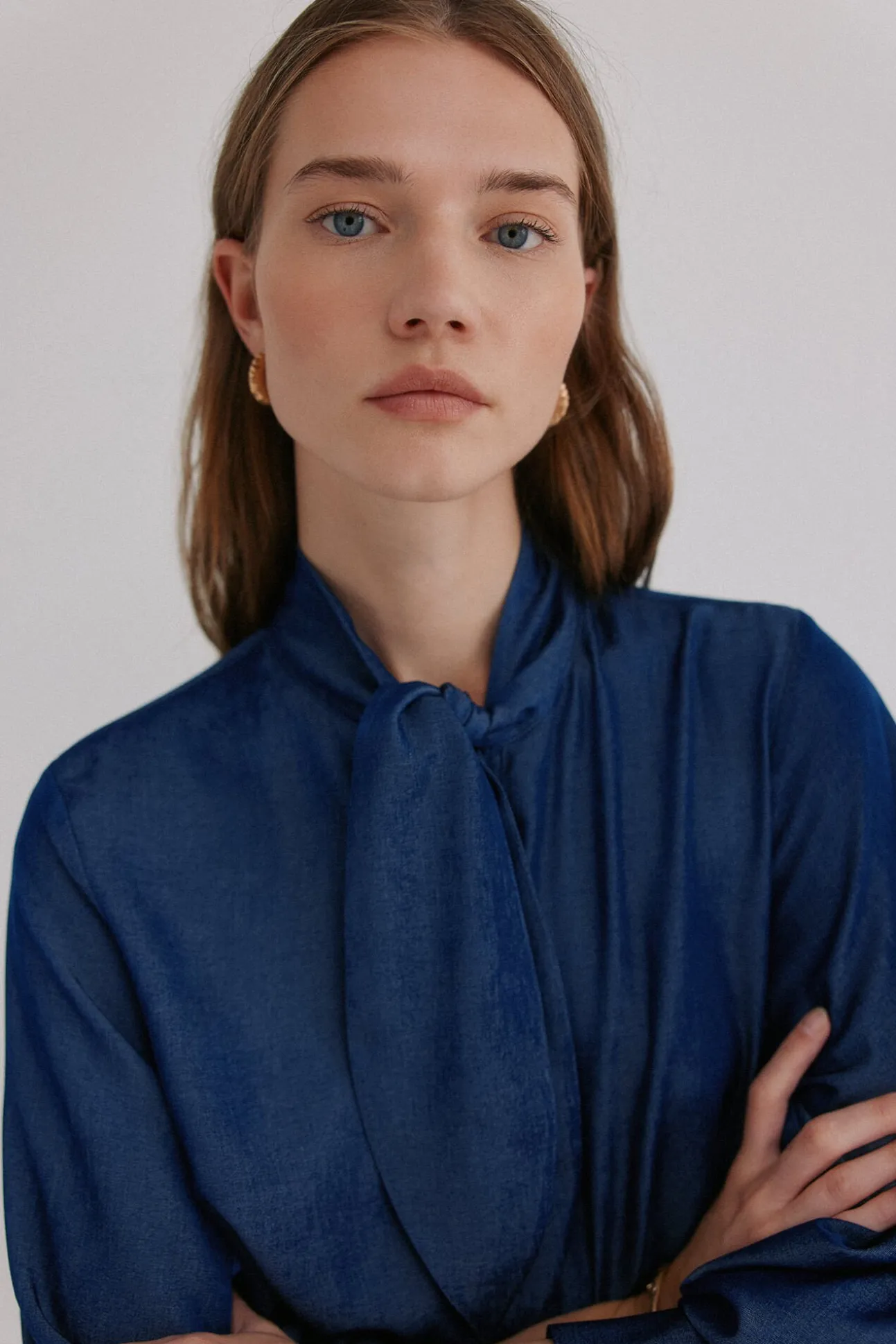 Graciela. Blusa com detalhe de nó