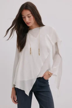 Guiado. Blusa com decote cruzado assimétrico