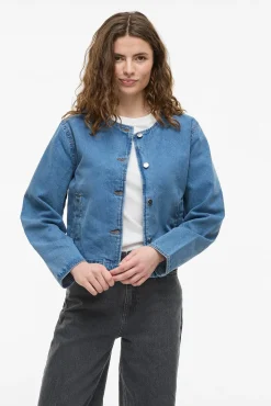 Jaqueta jeans abotoada
