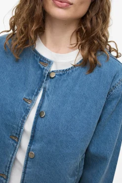 Jaqueta jeans abotoada