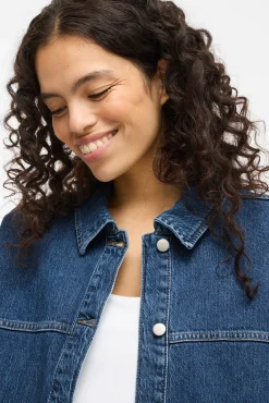 Jaqueta jeans com bolsos