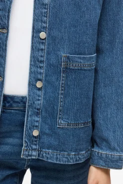 Jaqueta jeans com bolsos