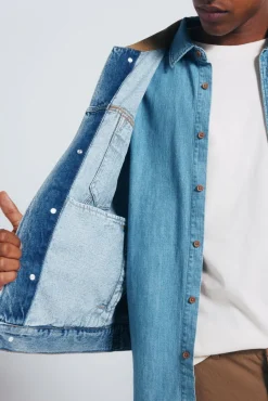 Jaqueta jeans oversized com gola contrastante