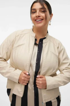 Jaqueta plus size com efeito pele