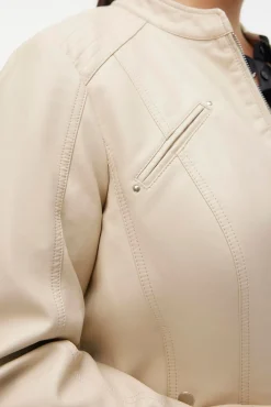 Jaqueta plus size com efeito pele