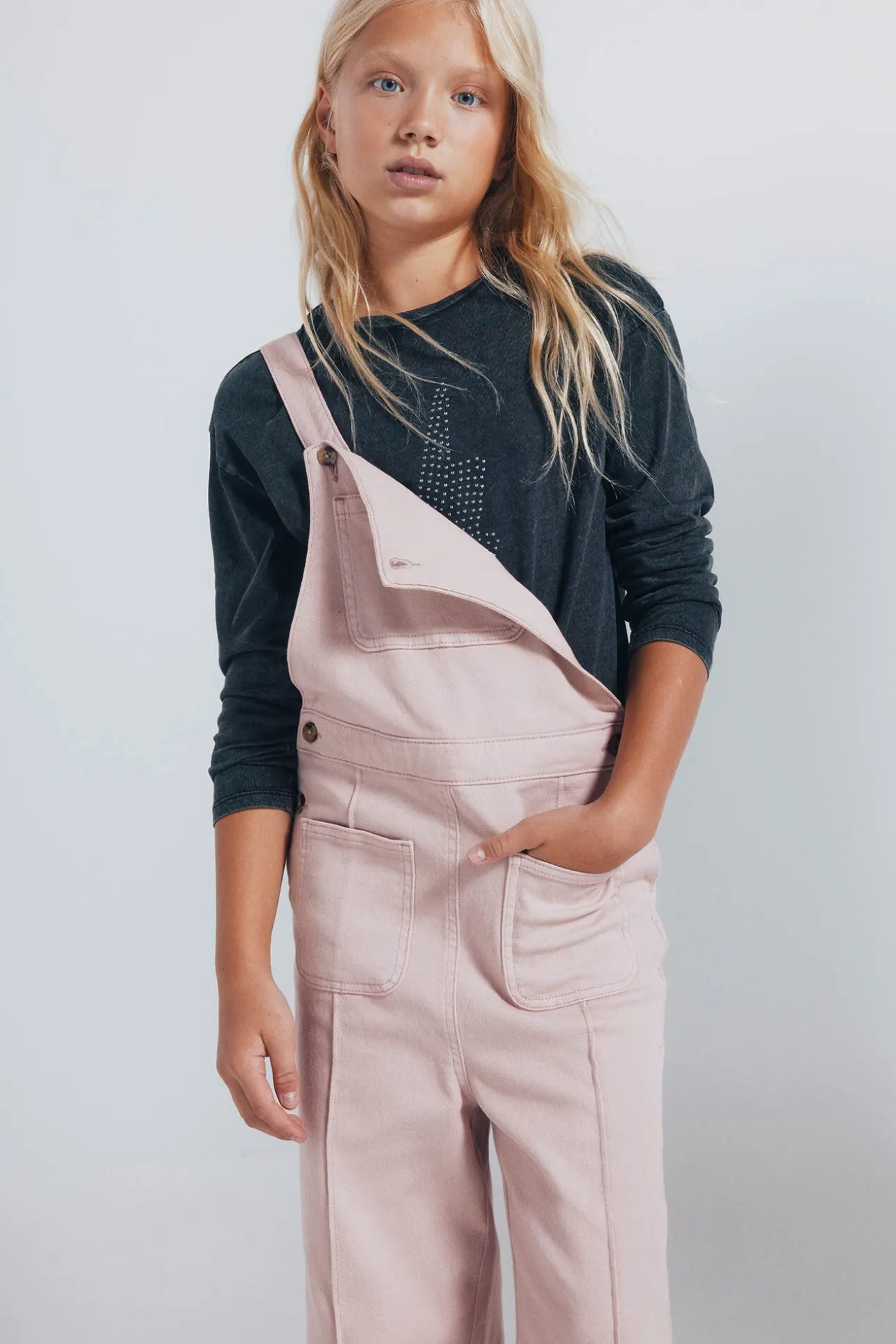 Jardineiras compridas com bolsos para meninas