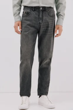 Jeans com corte afunilado