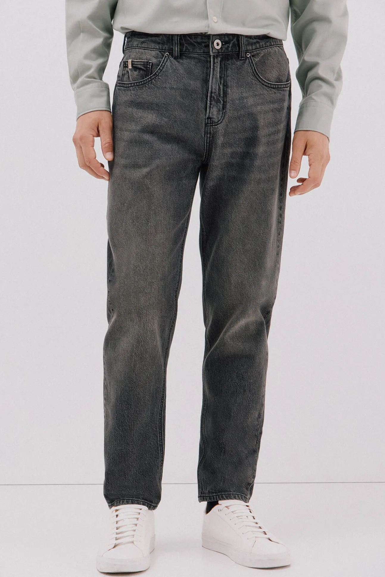 Jeans com corte afunilado