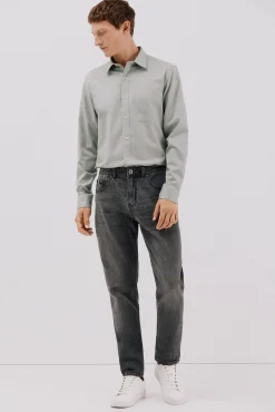 Jeans com corte afunilado