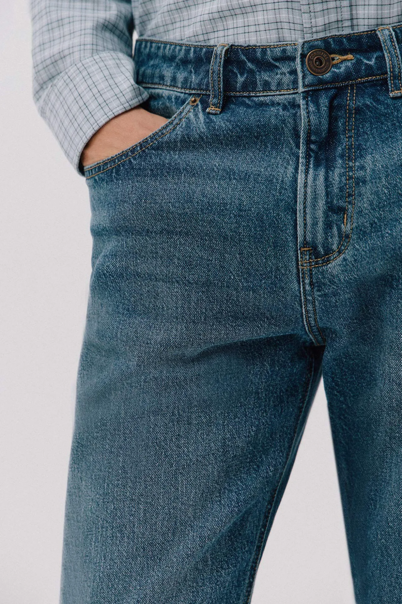 Jeans com corte afunilado