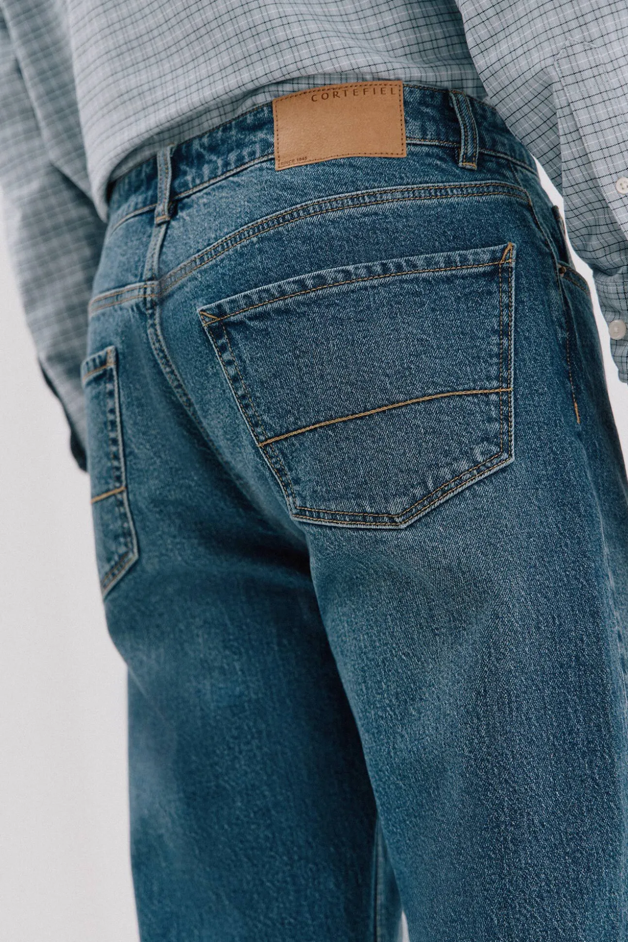 Jeans com corte afunilado