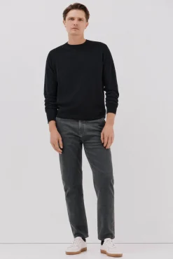 Jeans com corte afunilado