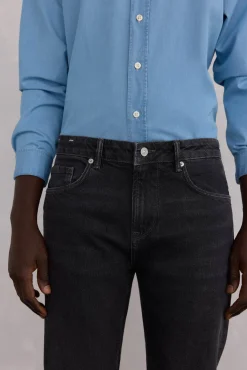Jeans corte ajustado