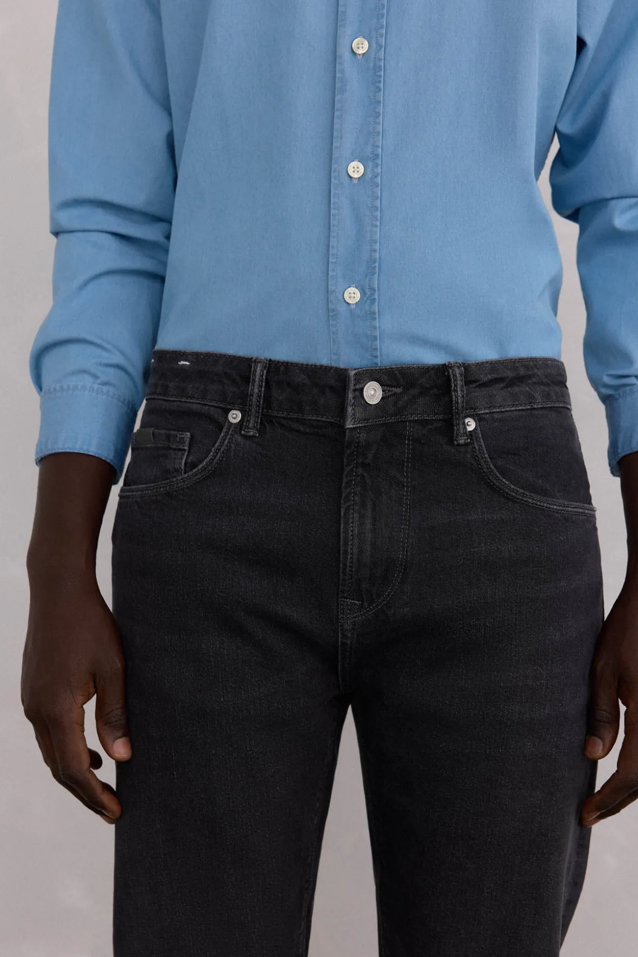 Jeans corte ajustado