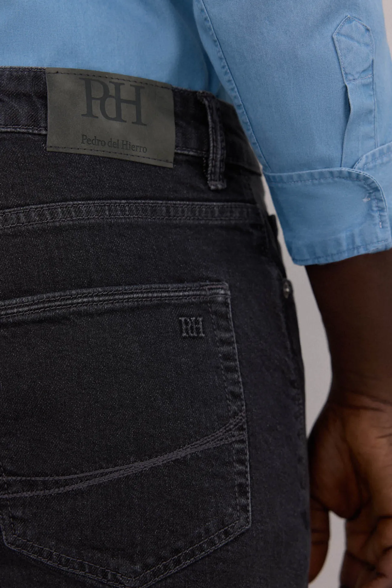 Jeans corte ajustado