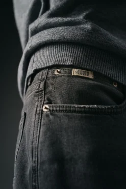 Jeans corte ajustado