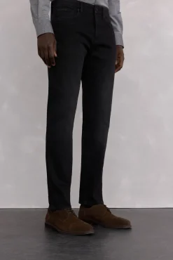 Jeans corte ajustado