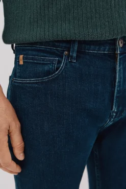 Jeans corte ajustado