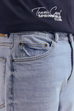 Jeans de corte reto com lavagem clara