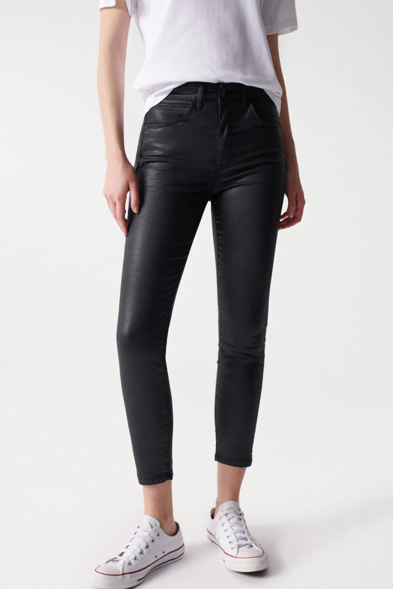 Jeans faith push in cropped com efeito coating