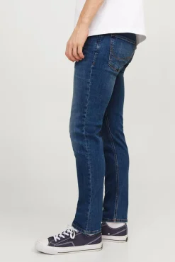 Jeans justos e retos