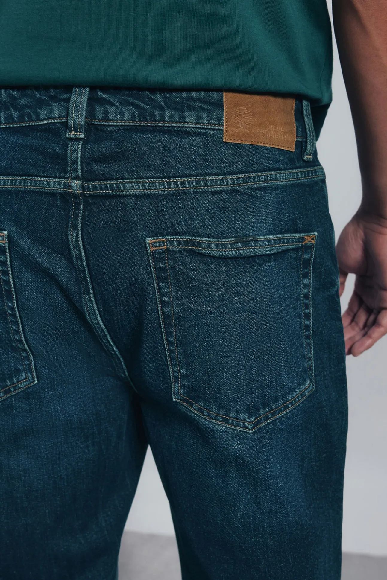 Jeans lavado escuro regular fit