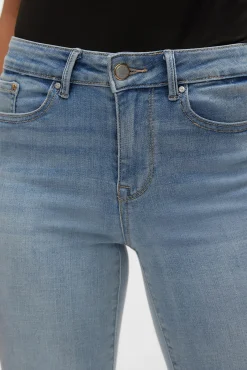 Jeans retas de cintura subida