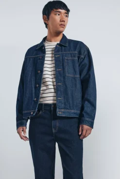 Jeans slim fit desbotado