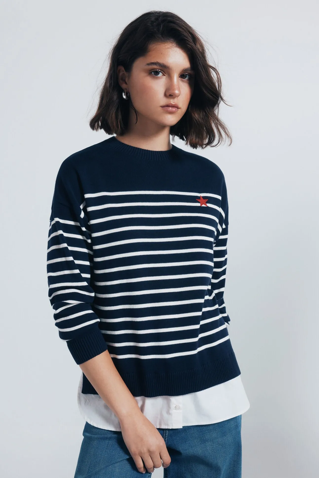 Jersey riscas combinado com bordado