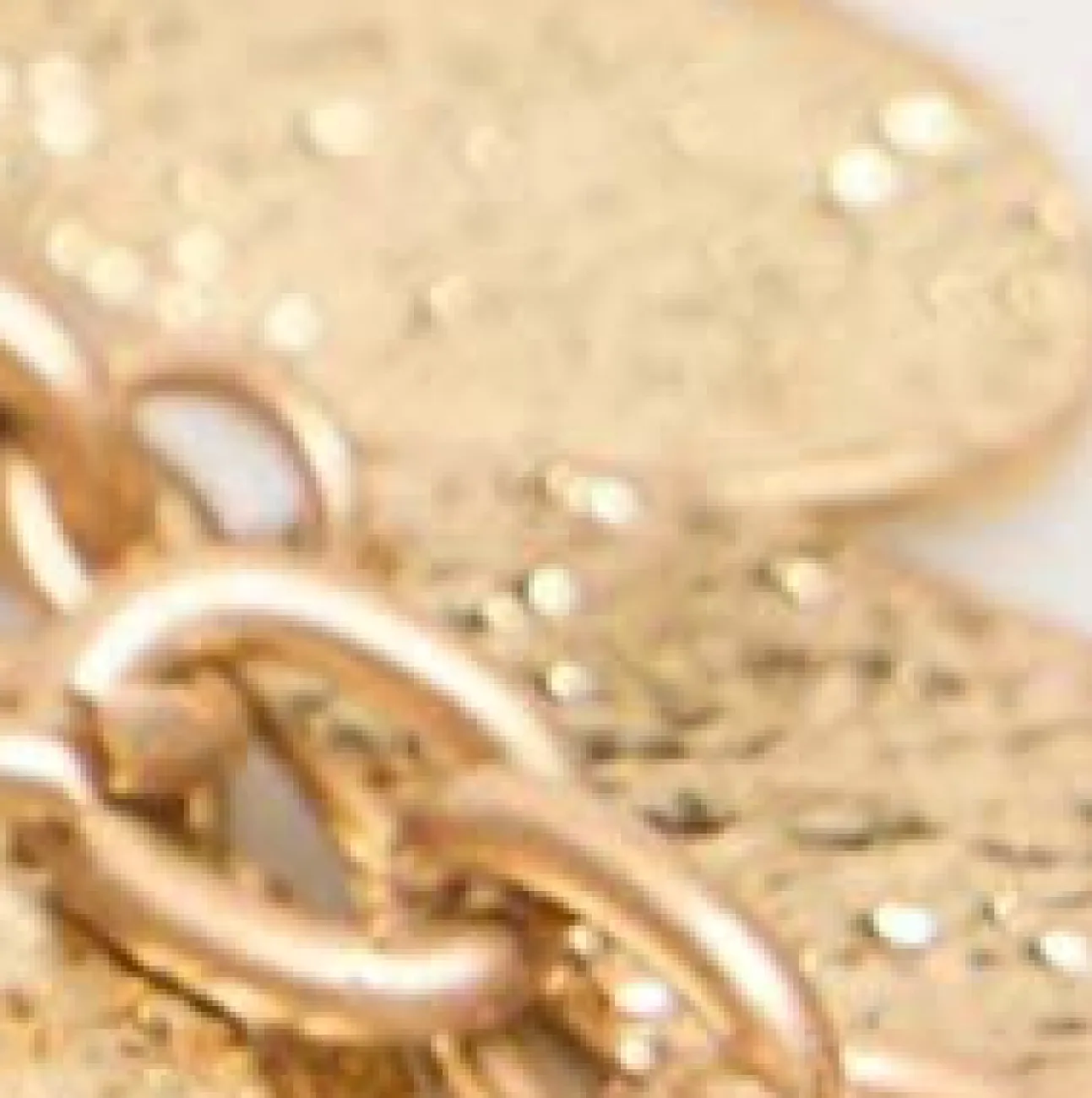 Lúcia. Colar de elos banhado a ouro
