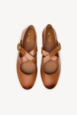 Lera. Bailarinas de pele cruzadas