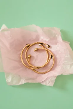 Leslie. Pulseira de pedra banhada a ouro